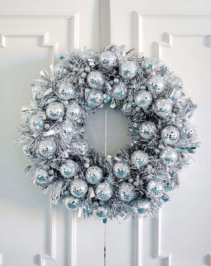 Disco Ball Wreath #NewYear #decorations #decorhomeideas