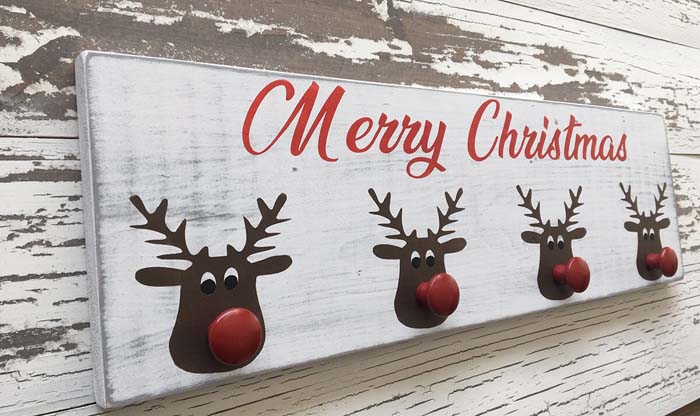 Distressed Rustic Wooden Stocking Holder for Christmas #Christmas #reindeer #decorhomeideas