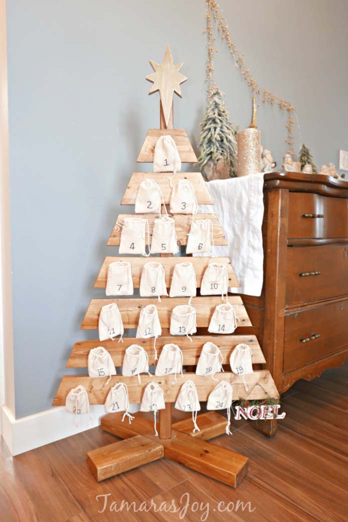 DIY Advent Calendar Pallet Christmas Tree #Christmas #Christmastree #pallet #decorhomeideas