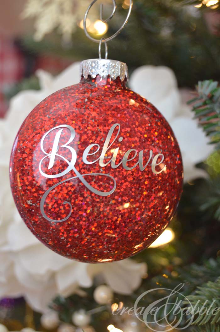 DIY Glitter Christmas Ornaments #Christmas #cheap #elegant #decorhomeideas