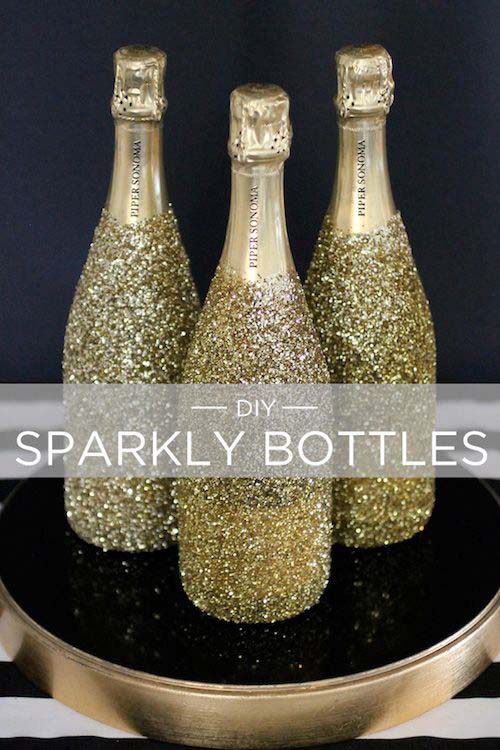 DIY Glittery Champagne Bottles #NewYear #decorations #decorhomeideas