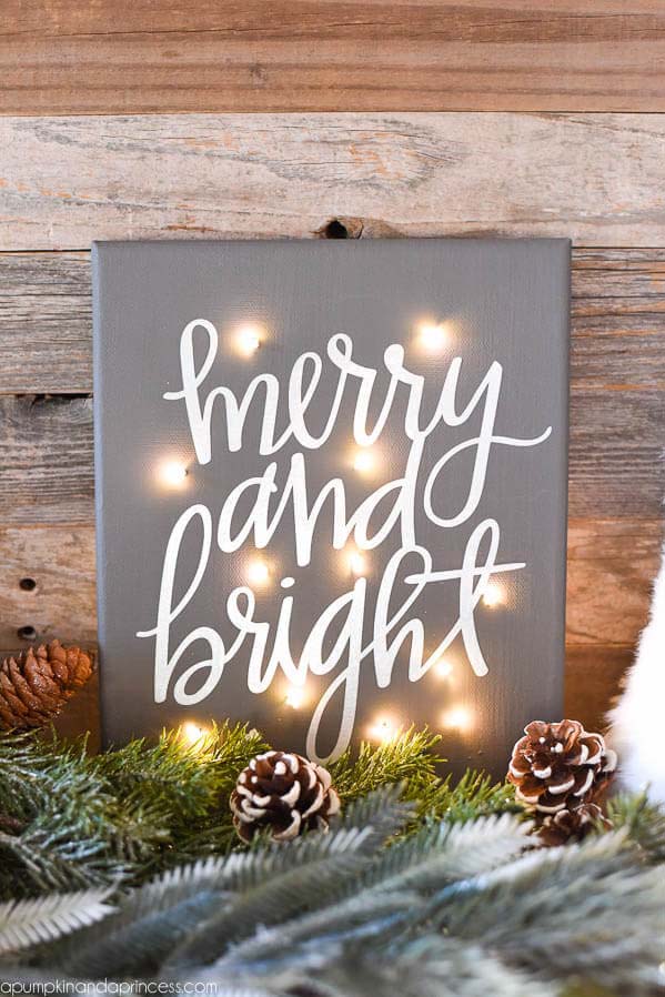 DIY Twinkle Light Canvas #Christmas #crafts #decorations #decorhomeideas