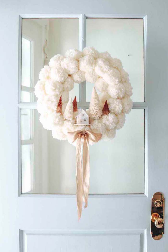 DIY Winter Pom Pom Wreath #Christmas #cheap #elegant #decorhomeideas