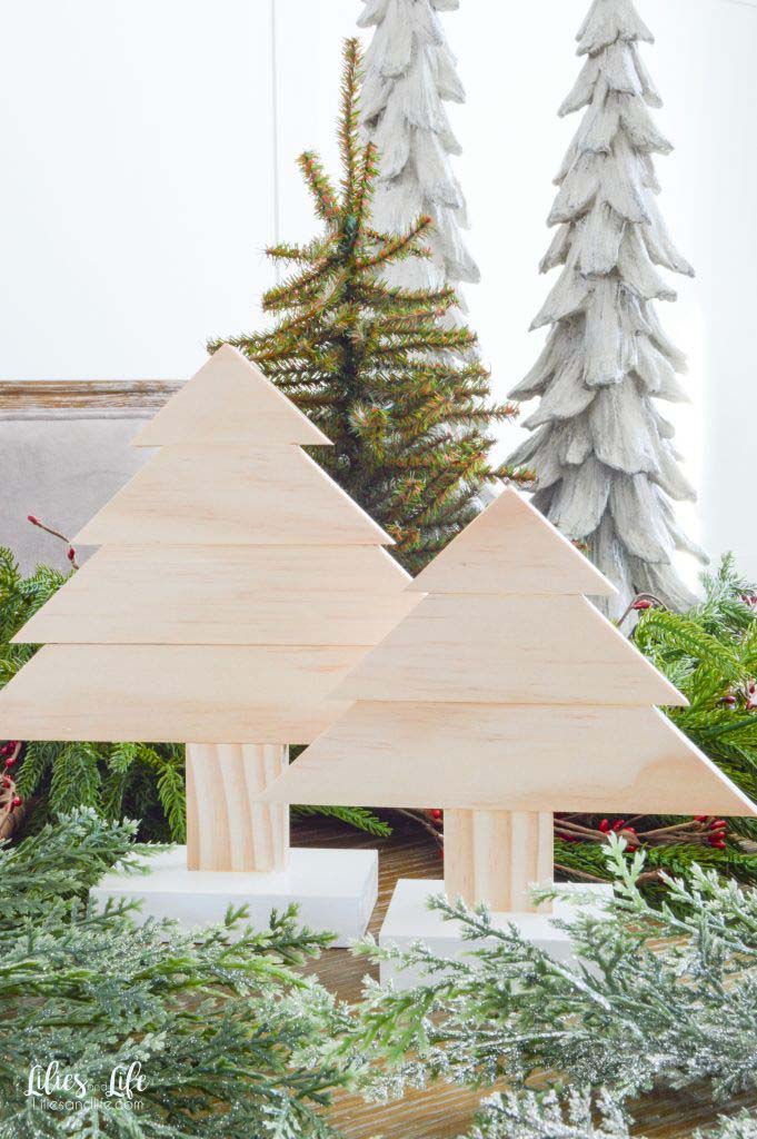 DIY Wooden Christmas Trees #Christmas #Christmastree #pallet #decorhomeideas