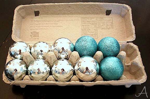 Egg Carton Ornament Storage #Christmas #storage #organization #decorhomeideas