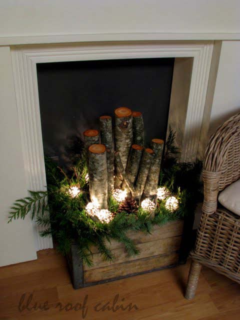 Evergreen Mantle and Fireplace #Christmas #indoordecorations #decorhomeideas