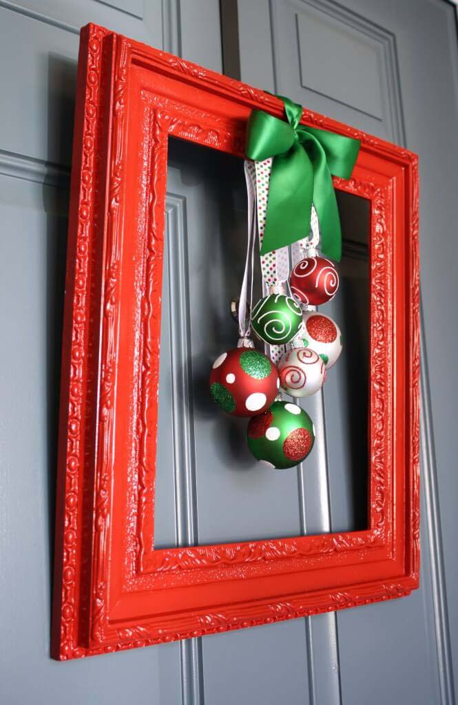 Festive Frame for your Doorstep #Christmas #crafts #decorations #decorhomeideas
