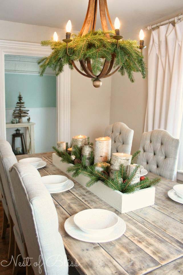 Garland for the Dining Room #Christmas #indoordecorations #decorhomeideas