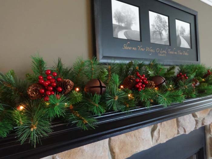 Jingle Bells Dress Up Your Garland #Christmas #mantel #decorhomeideas