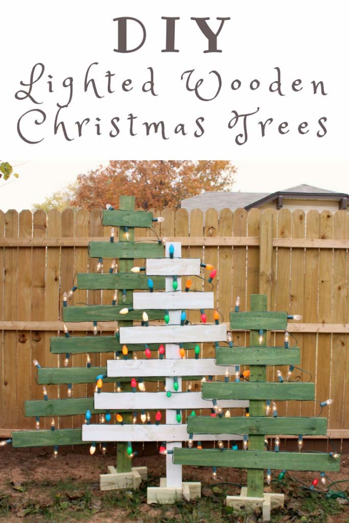 Lighted Pallet Christmas Trees #Christmas #Christmastree #pallet #decorhomeideas