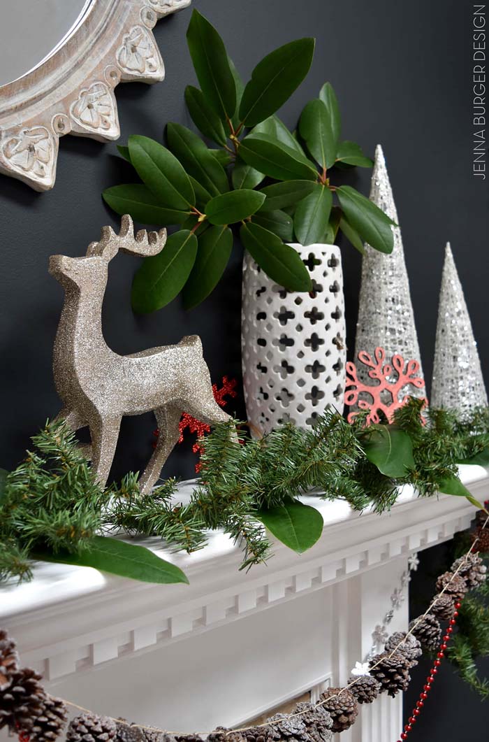 Magnolia Branches Make Unique Winter Greenery #Christmas #mantel #decorhomeideas