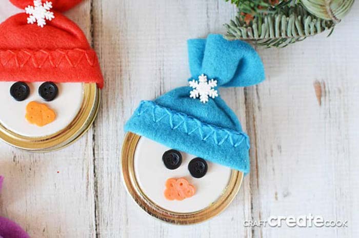 Mason Jar Lid Snowman Ornament #Christmas #snowman #crafts #decorhomeideas