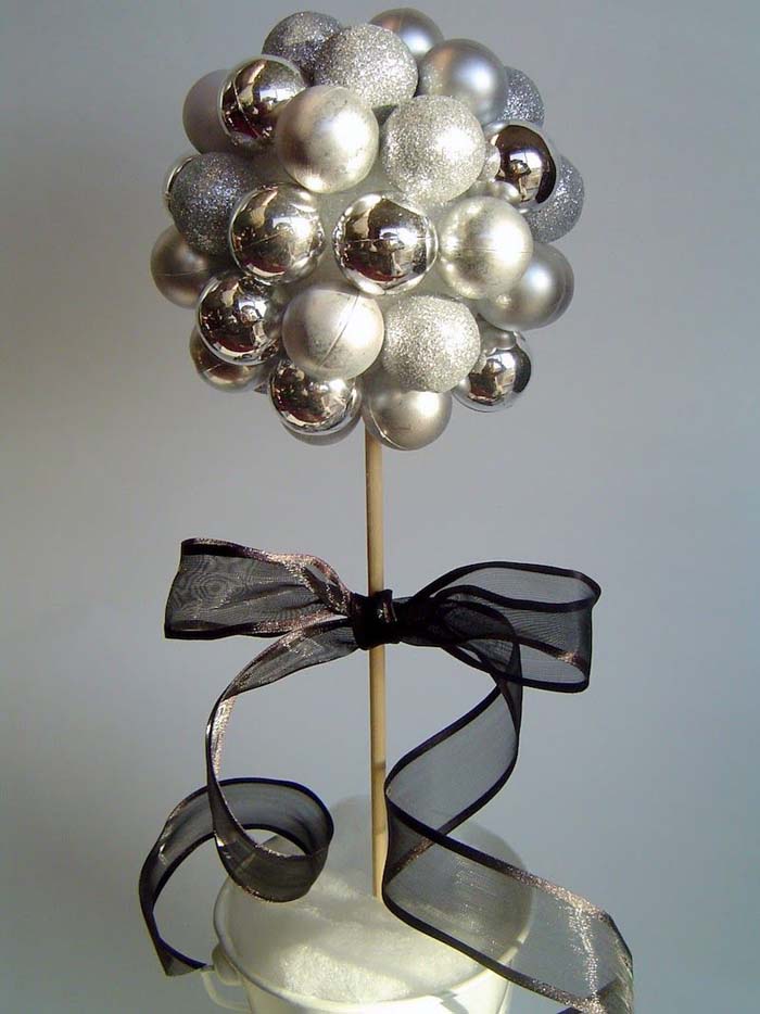 New Year’s Eve Silver Topiary #NewYear #decorations #decorhomeideas