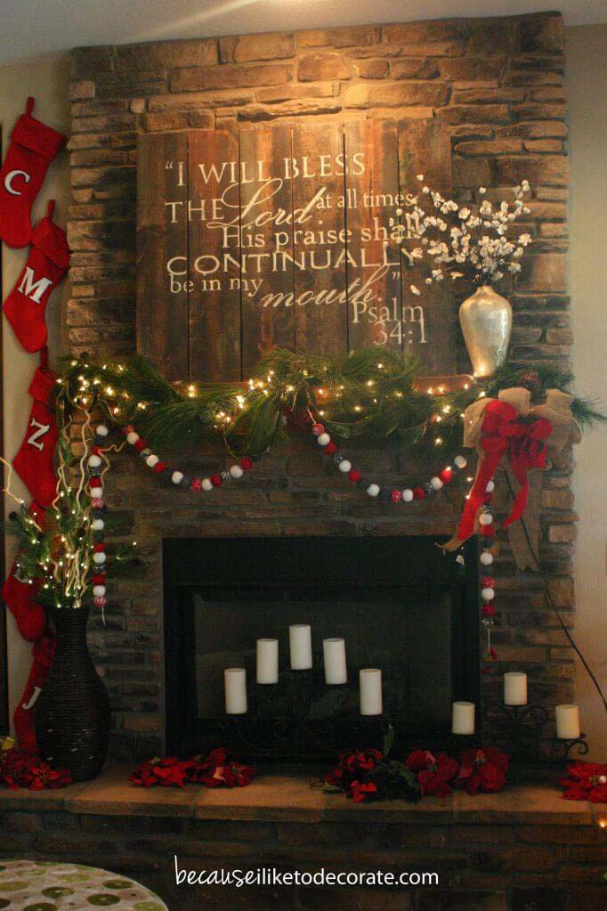 Offset Bold Artwork with a Pom-Pom Garland #Christmas #mantel #decorhomeideas