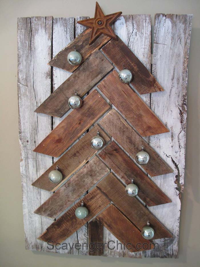 Pallet Wood Christmas Tree DIY #Christmas #Christmastree #pallet #decorhomeideas