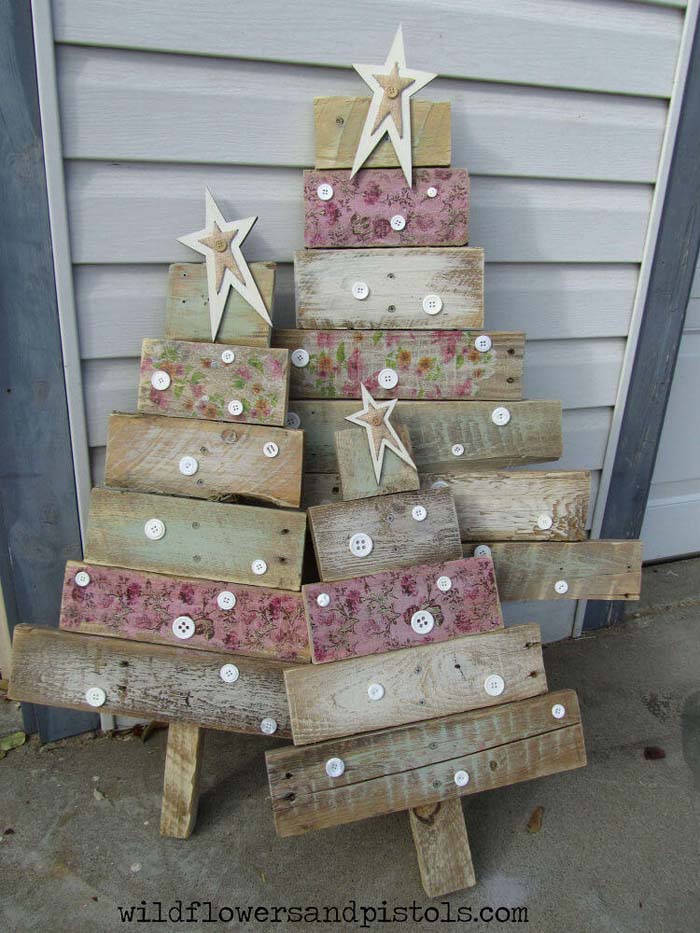 Pallet Wood Christmas Trees #Christmas #crafts #decorations #decorhomeideas
