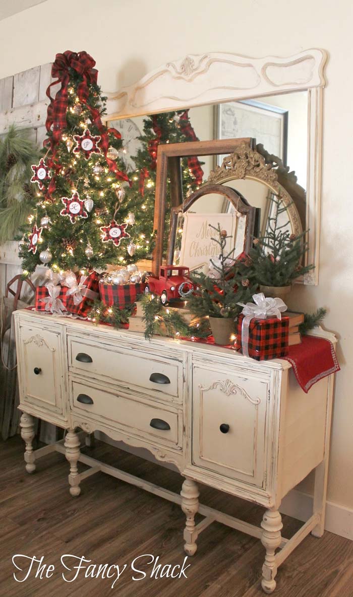 Plaid Christmas Creations #Christmas #indoordecorations #decorhomeideas