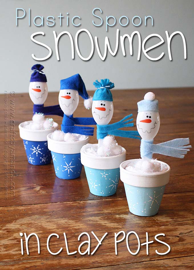 Plastic Spoon Crafts Snowmen #Christmas #snowman #crafts #decorhomeideas