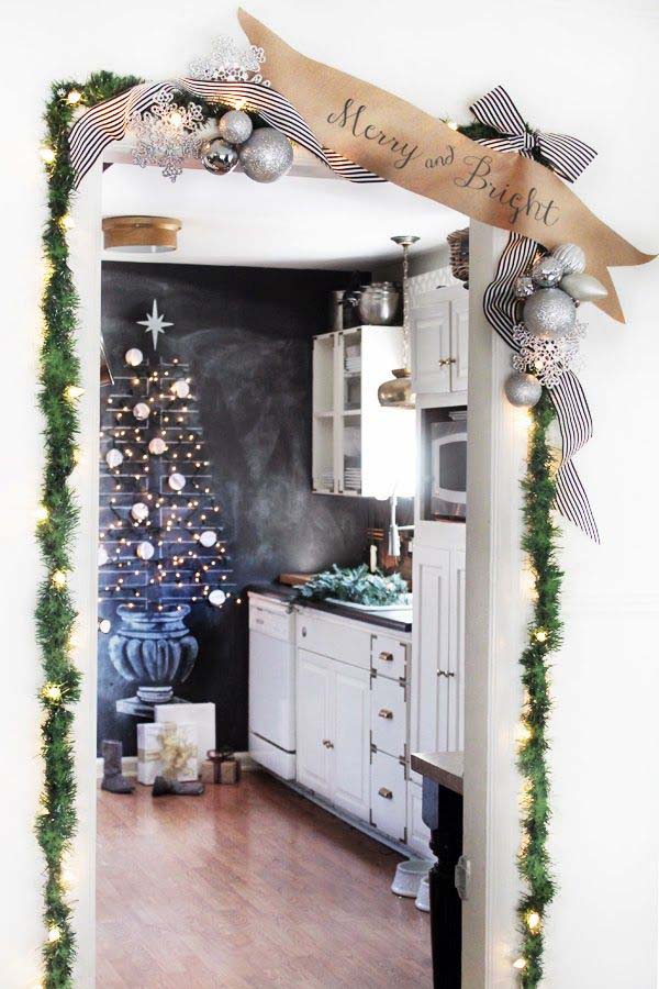 Play With Chalk #Christmas #style #decorhomeideas