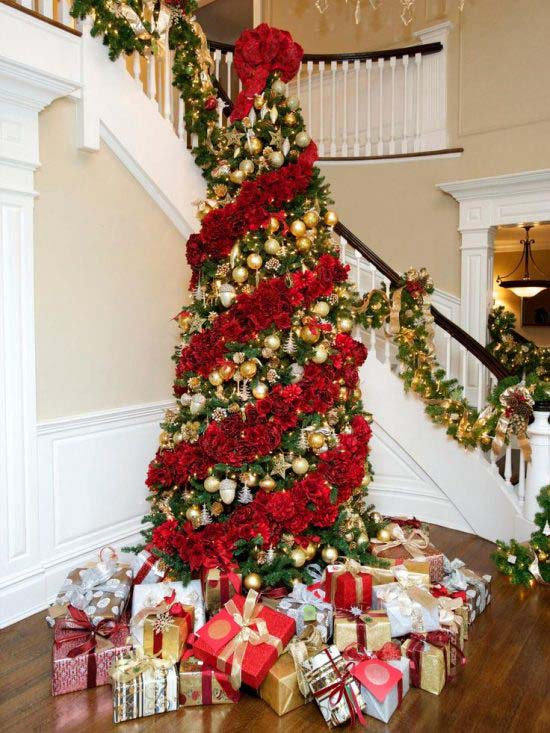 Poinsettia Christmas Tree #Christmas #cheap #elegant #decorhomeideas