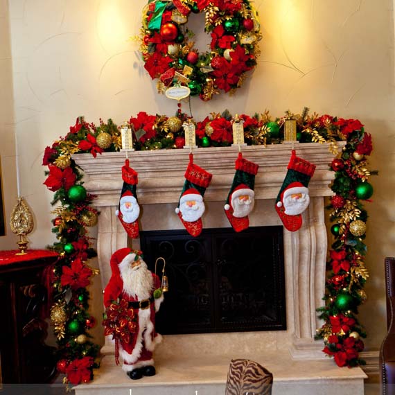 Poinsettia Perfection #Christmas #indoordecorations #decorhomeideas