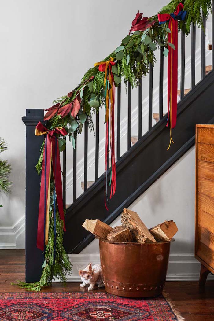 Rely on Floral Wire #Christmas #hanginghacks #decorhomeideas