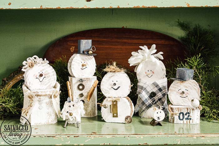 Scrap Wood Snowman Family #Christmas #snowman #crafts #decorhomeideas