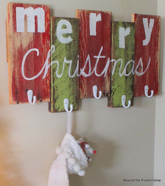 Stocking Display #Christmas #indoordecorations #decorhomeideas