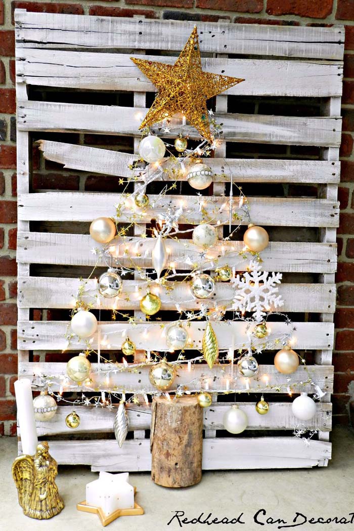 String Light Pallet Christmas Tree #Christmas #Christmastree #pallet #decorhomeideas