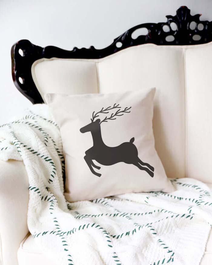 Stylish Reindeer Canvas Throw Pillow Cover #Christmas #reindeer #decorhomeideas