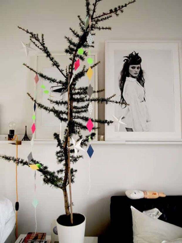 Thin Geo #Christmas #Christmastree #nontraditional #decorhomeideas