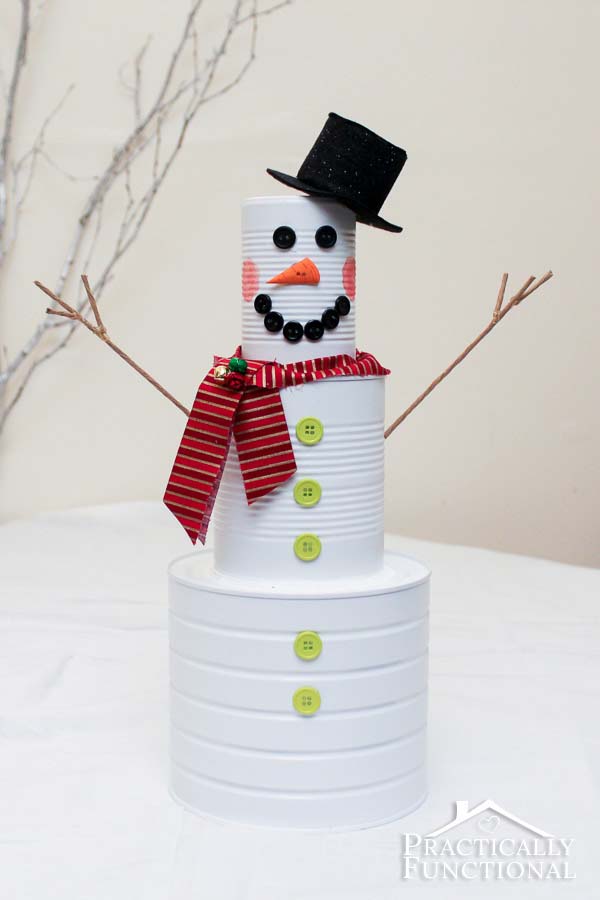 Tin Can Snowman #Christmas #snowman #crafts #decorhomeideas
