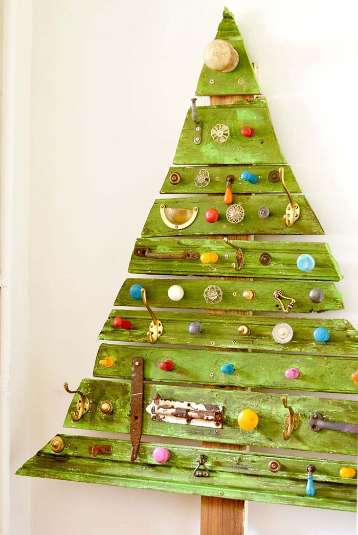 Upcycled Wood Pallet Christmas Tree #Christmas #Christmastree #pallet #decorhomeideas
