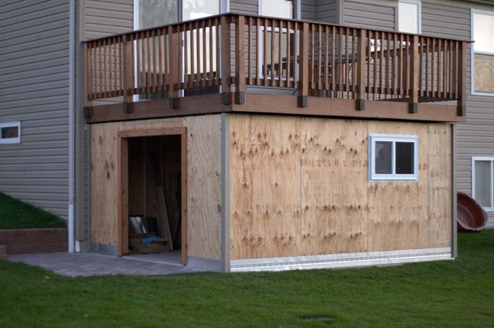 A Storage Space Designed Under the Patio #shed #garden #decorhomeideas