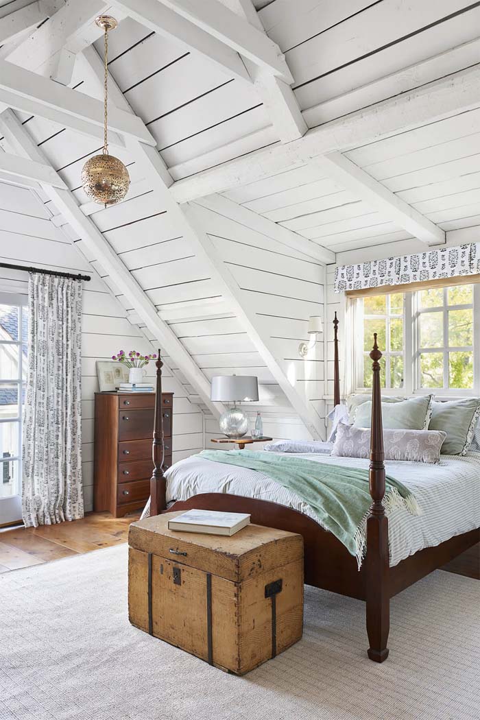 Add Character with Vaulted Ceilings #farmhouse #design #decorhomeideas