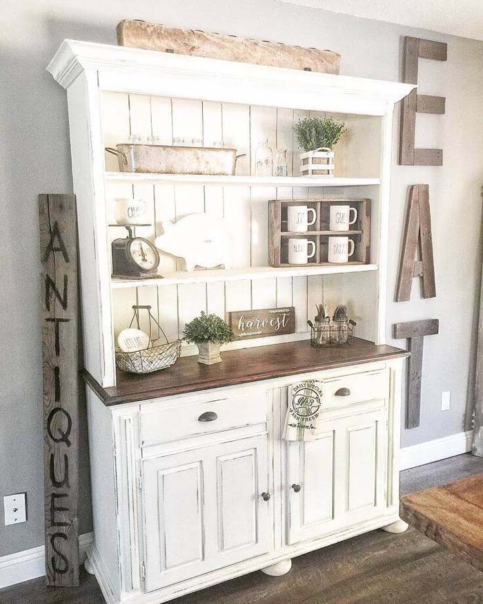 An Antique Cupboard with Charming Farmhouse Decor #farmhouse #diningroom #decorhomeideas