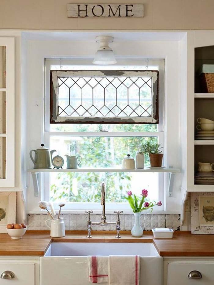 Antique Window Decoration Cottage Kitchen #cottage #kitchen #decorhomeideas