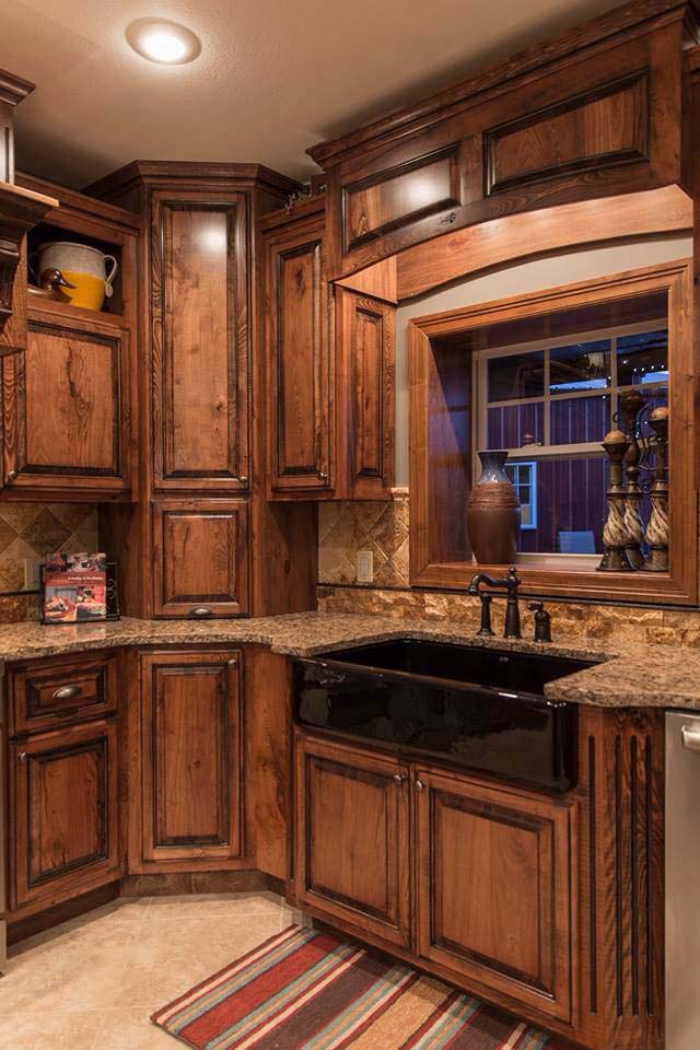 Aspen Mountain Rustic Kitchen Cabinet Décor #rustic #kitchencabinet #decorhomeideas