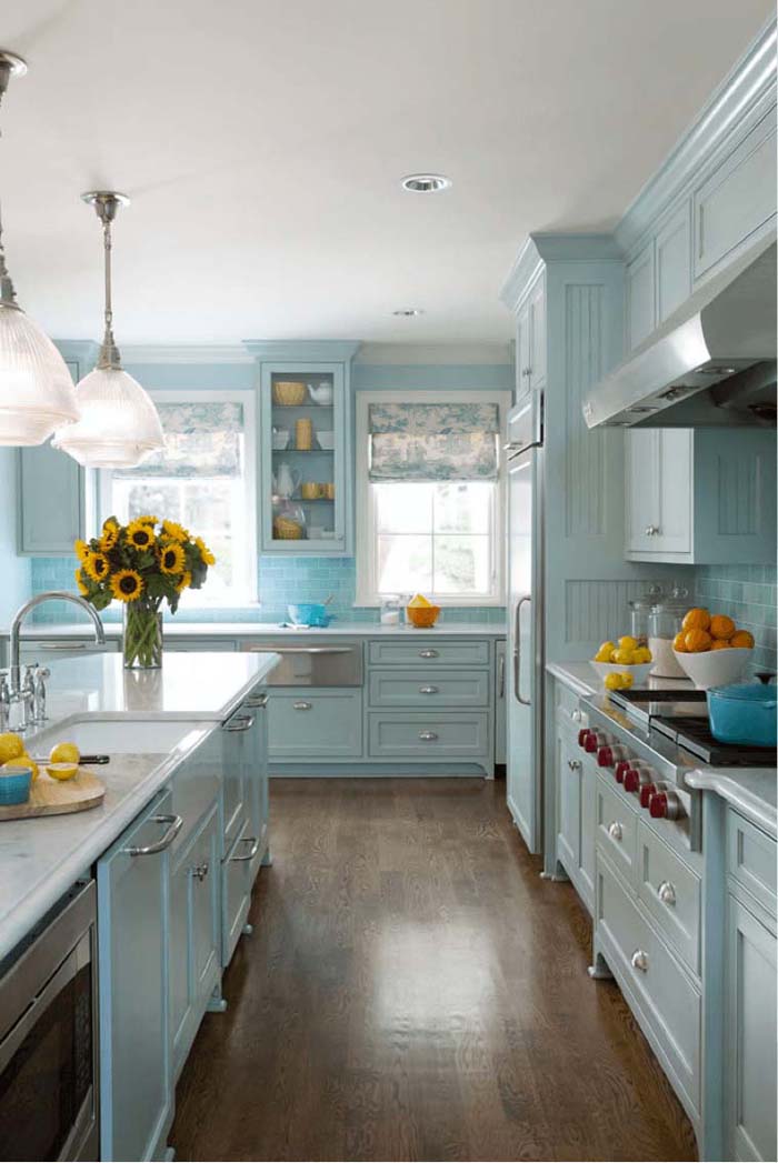 Blue with Pops of Yellow Cottage Kitchen #cottage #kitchen #decorhomeideas