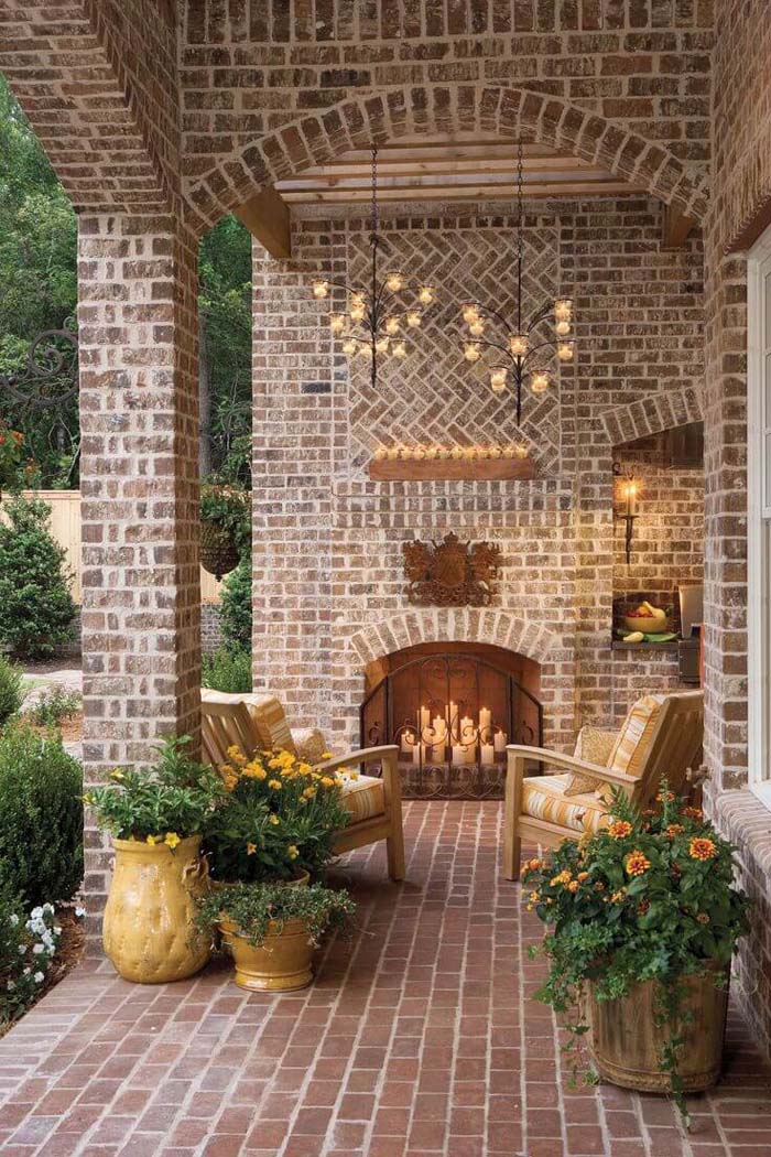 Carry a Candle Theme with a Variety of Lighting Options #lighting #yard #outdoor #decorhomeideas