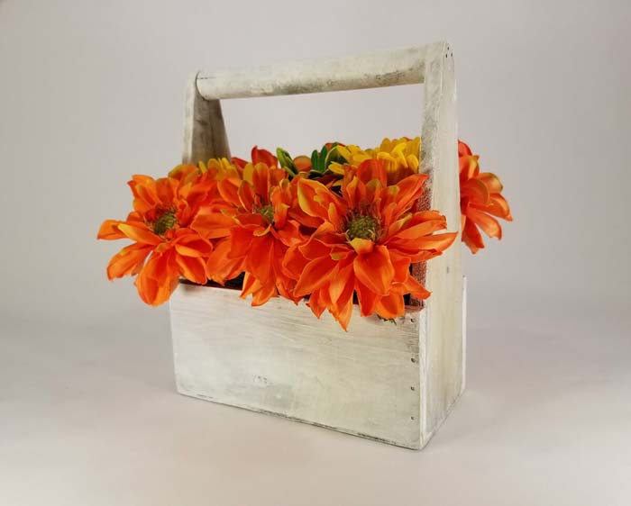 Classy Silk Daisy Centerpiece #spring #planter #decorhomeideas