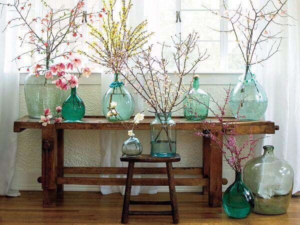 Colored Glass Bottle Flower Arrangements #farmhouse #springdecor #decorhomeideas