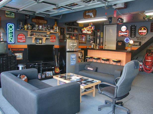 Cool Colored Garage #mancave #decorhomeideas