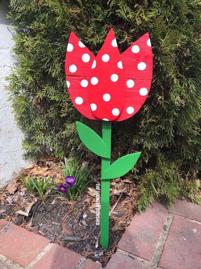 Cool Tulip Yard Stakes That Make a Statement #spring #garden #decorhomeideas