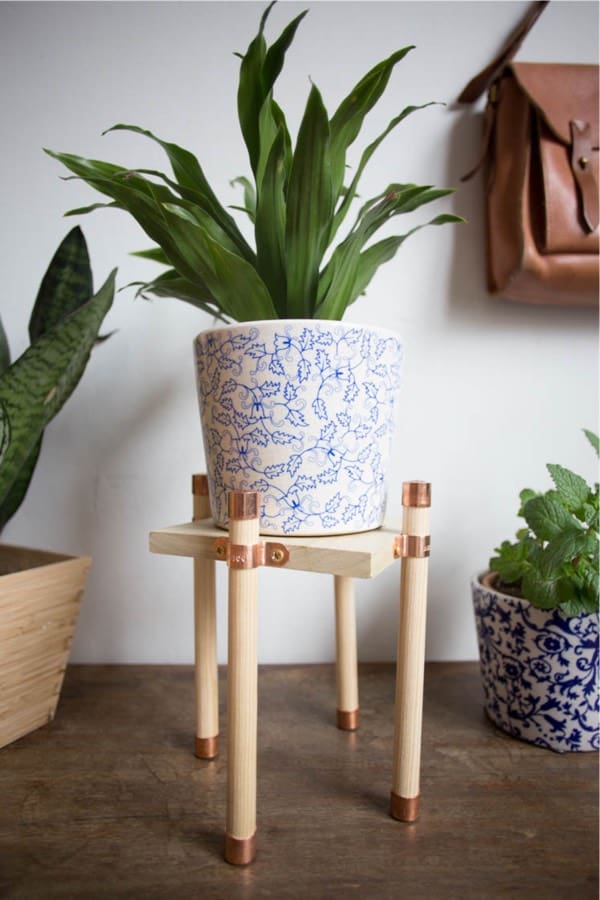 Copper And Wood Plant Stand DIY #diy #plantstand #decorhomeideas