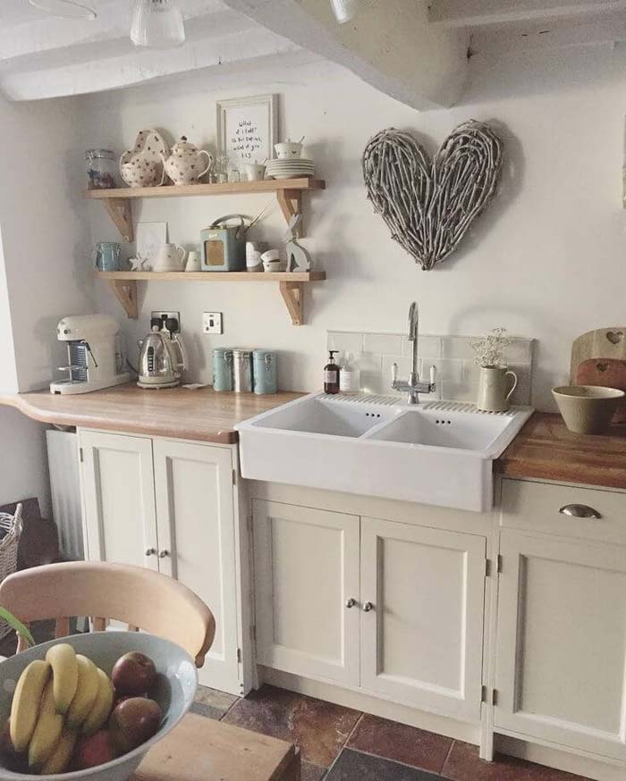 Country at Heart Cottage Kitchen Decor #cottage #kitchen #decorhomeideas