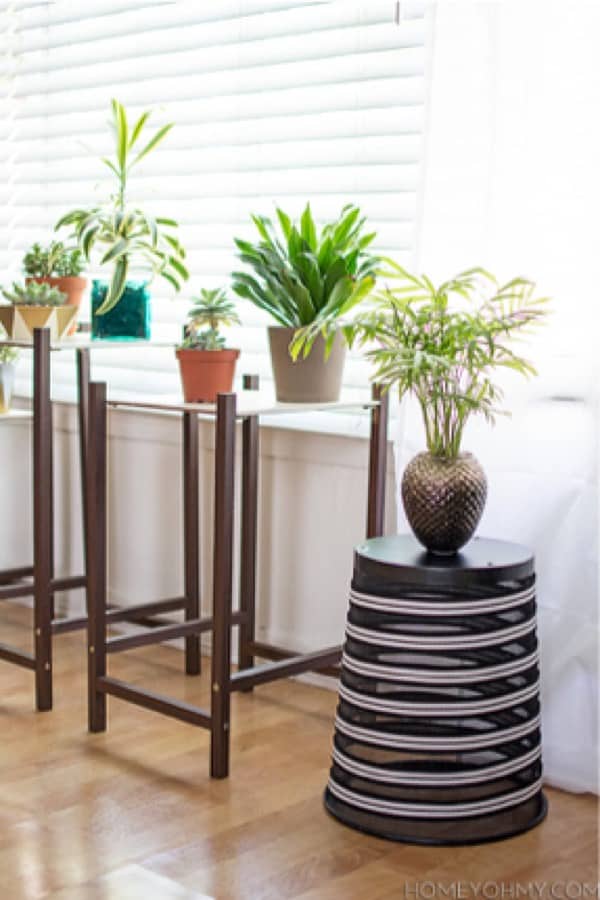 DIY Trash Can Plant Stand #diy #plantstand #decorhomeideas