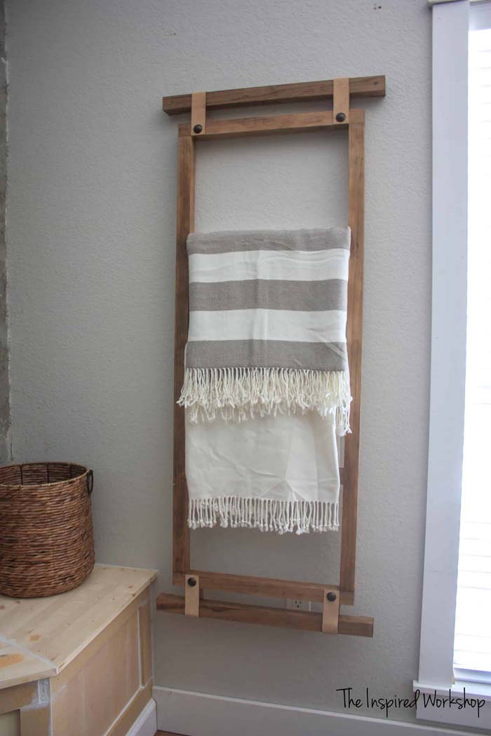 DIY Wall Blanket Ladder #rustic #storage #organization #decorhomeideas