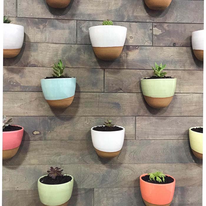 Eye-Catching Stoneware Wall Planters #spring #planter #decorhomeideas