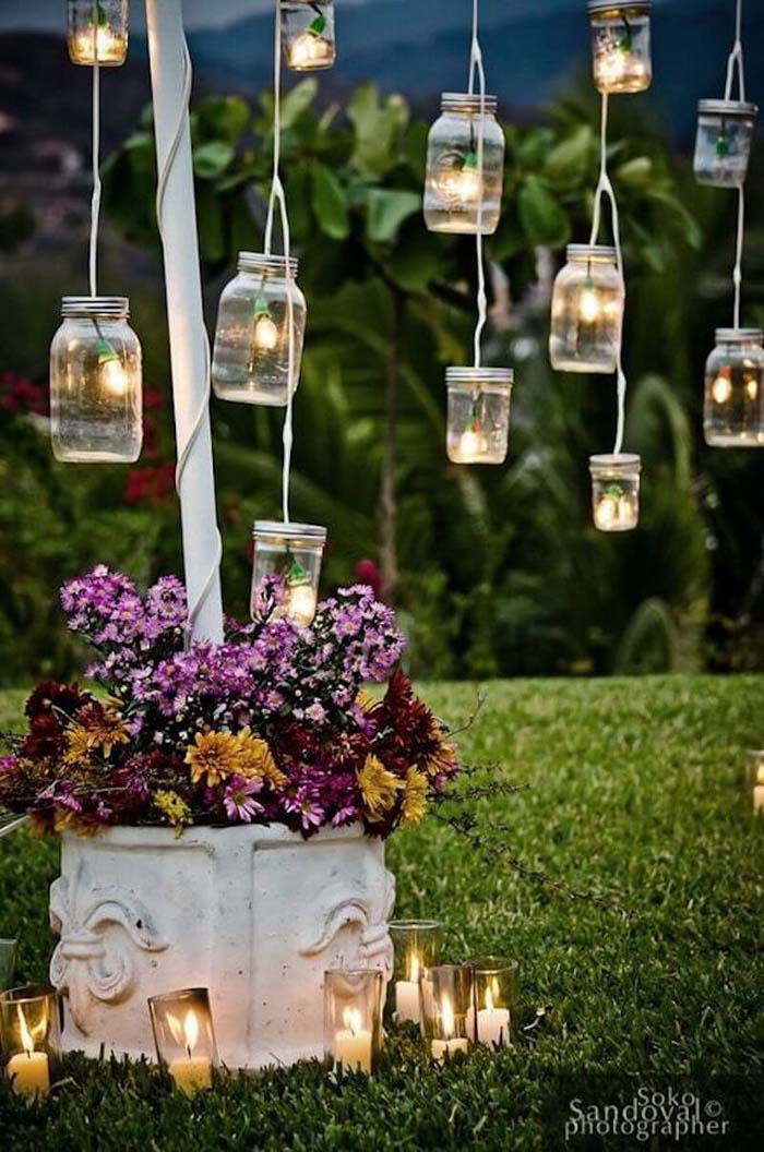 Fairy Lights Join with Mason Jars in this Simple and Pretty Solution #lighting #yard #outdoor #decorhomeideas